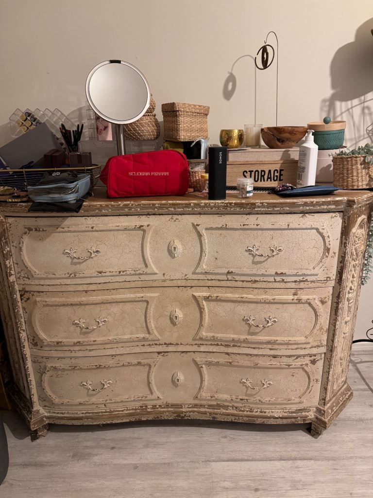 French style chest of drawers