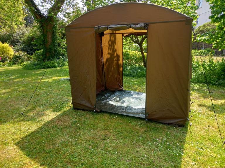 Camp kitchen/ fisherman shelter/ tall tent