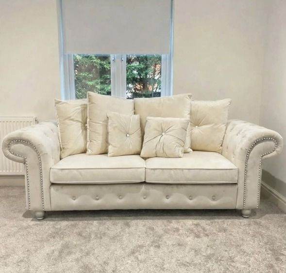 Brand new Cream Chesterfield sofa !  3 seater & 2 seater sofa Or Corner 
