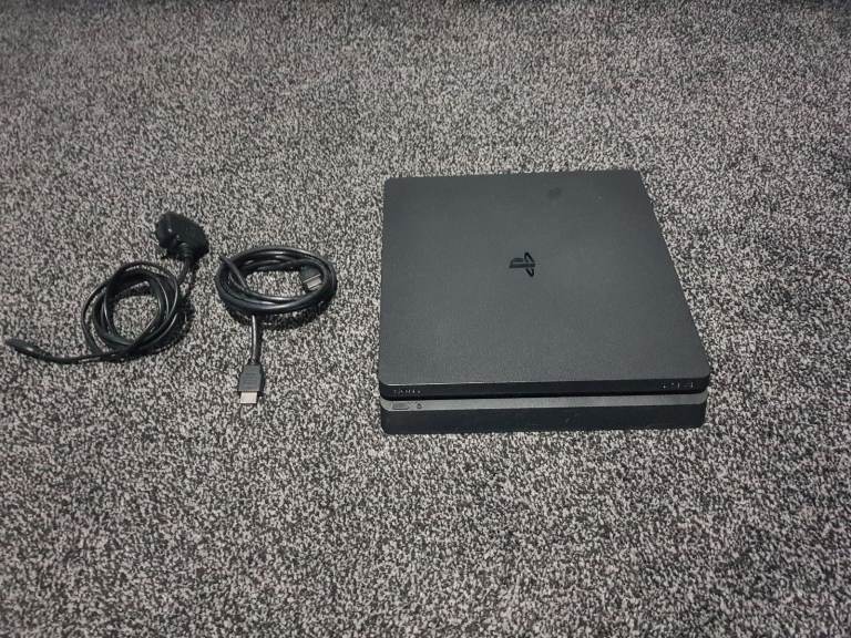 image for ps4 slim, two controller, fifa 19/21, DOOM