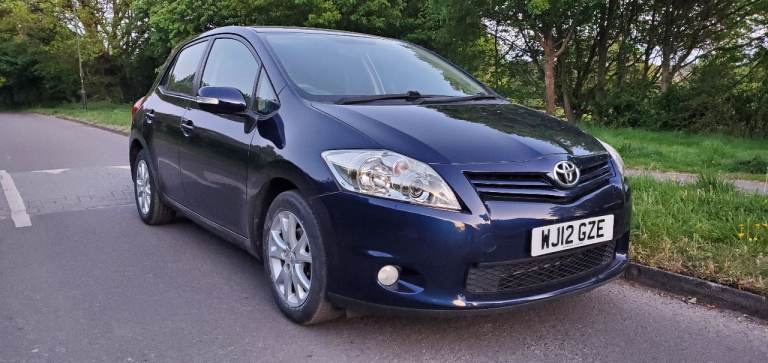Toyota Auris TR 1.3 VVT-i petrol manual FSH mileage 59K 2 owners 1 year MOT 