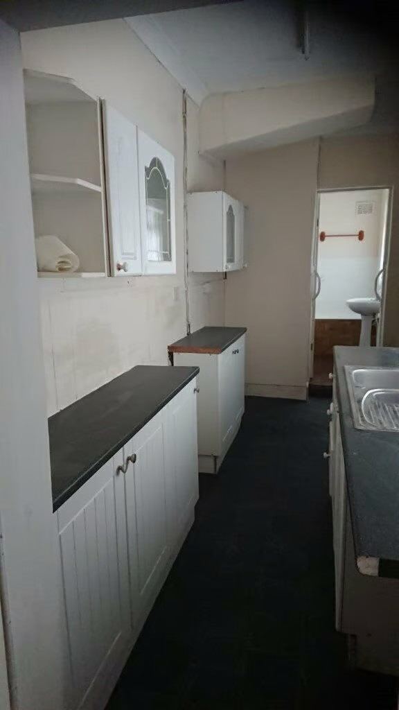 **LET BY** HILLARY STREET - PETS ACCEPTED - NO DEPOSIT