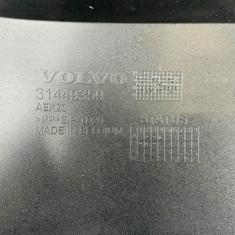 Volvo Xc40 Front Bumper Genuine Blue 31449359 / 2017 - 2022 [ar111]