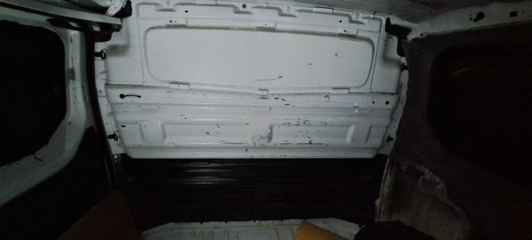 Renault trafic bulk head 2014 to 2019