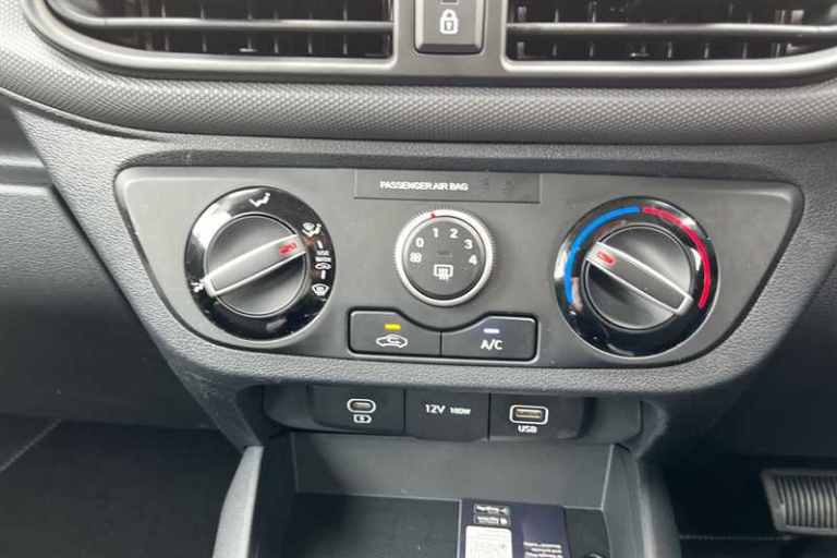 2025 Hyundai i10 1.2 Advance Hatchback 5dr Petrol Auto Euro 6 (s/s) (79 ps) Hatchback Petrol Auto...