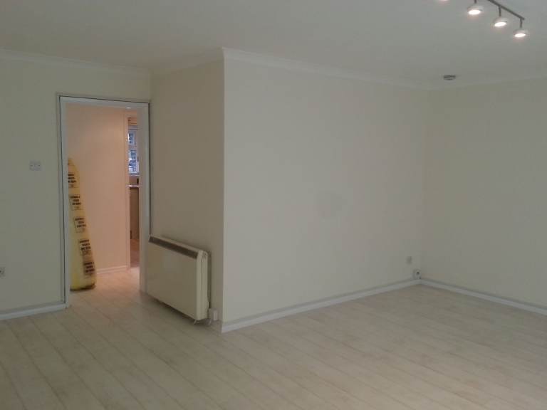 1 Bed Exective Riverside Apartment in Staines