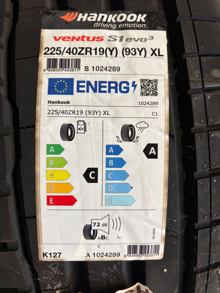 Hankook 225/40/19Y tyres x4 brand new