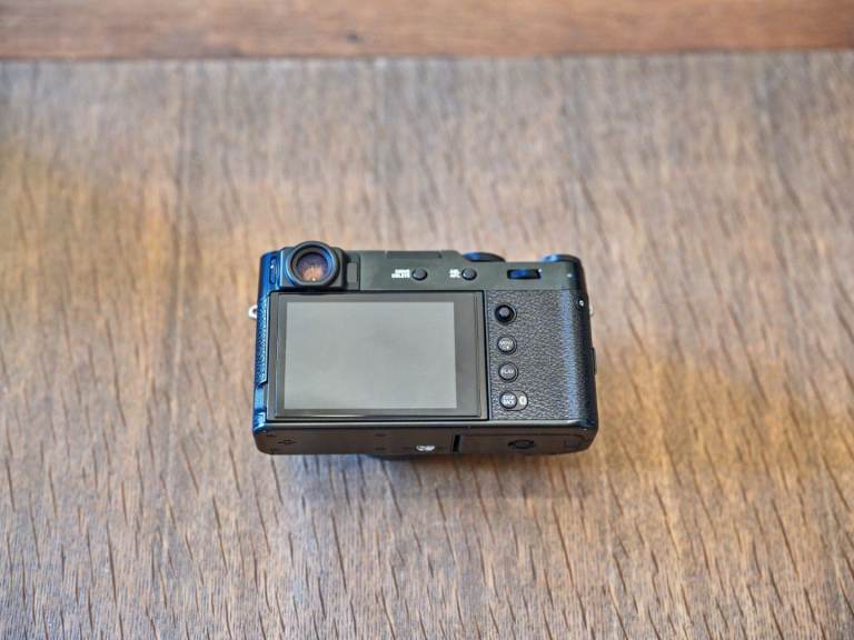 Fujifilm camera – complete set, very good condition.