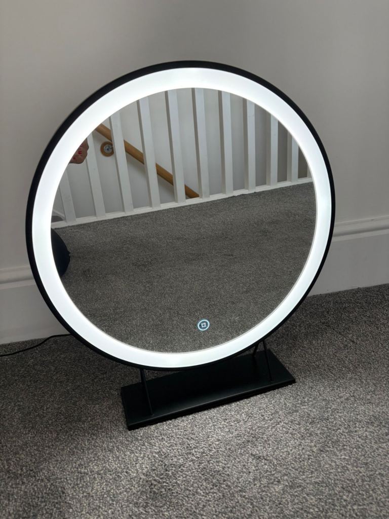 Make up mirror