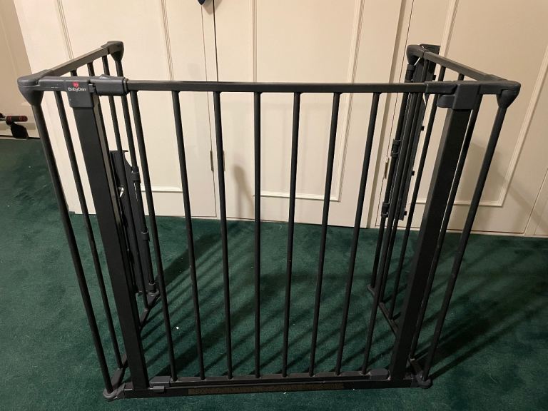 Baby Dan medium child gate 