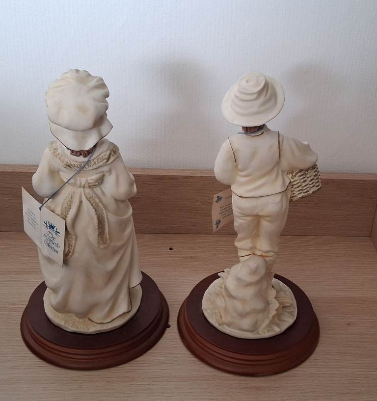 2 Figurines Leonardo Gathering Fruit collection