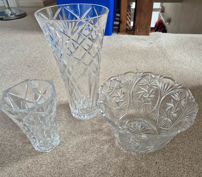 Collection of crystal vases and bowl. 