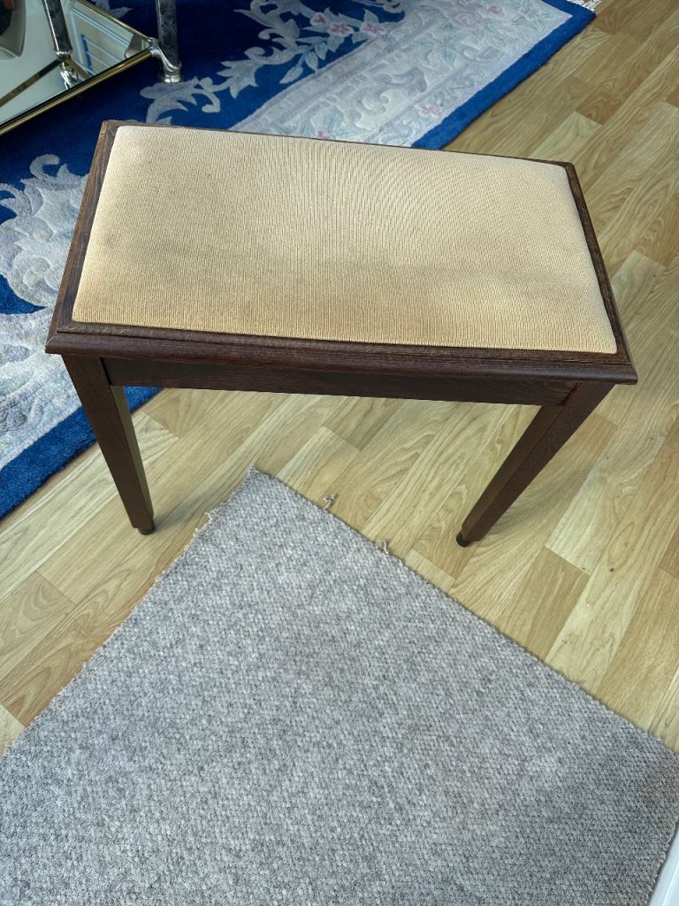 Organ stool heavy good quality 