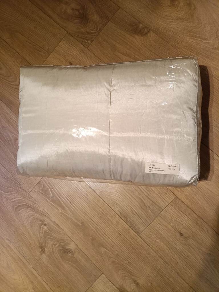 New  large throw in original packaging 