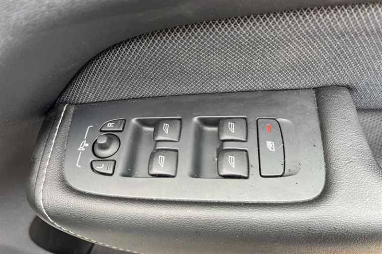 2020 Volvo XC60 2.0 T8 [390] Hybrid R DESIGN 5dr AWD Geartronic ESTATE PETROL/ELECTRIC Automatic