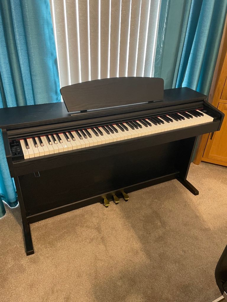 Gear4music DP-10X Digital Piano with Stool and Headphones