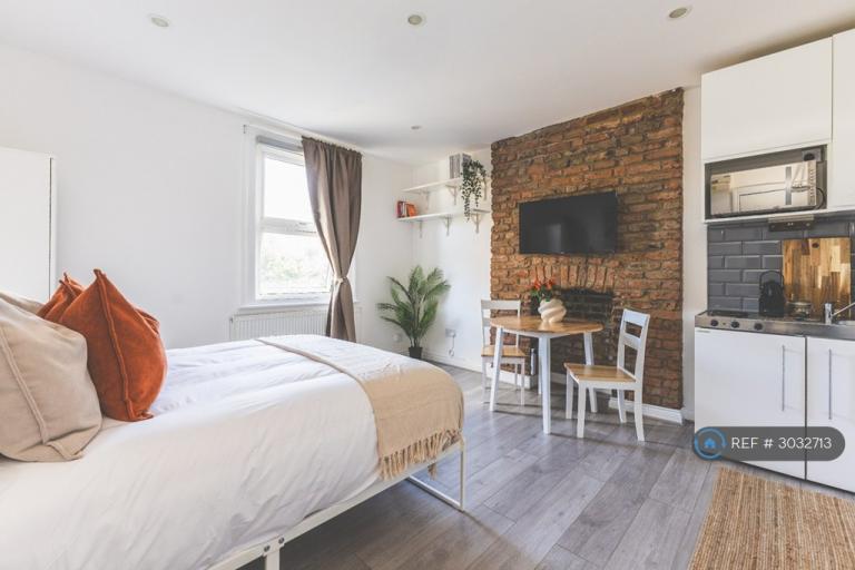 Studio flat in London, London, NW2 (#3032713)