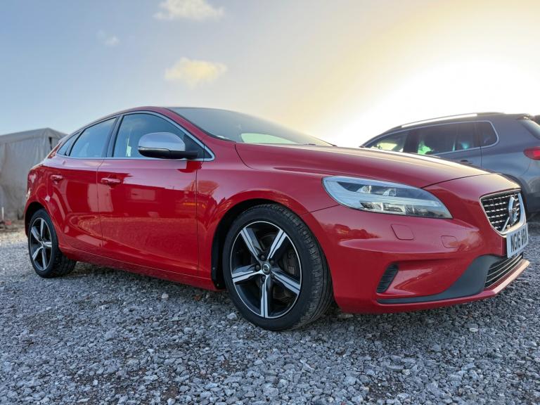 2016 Volvo V40 T2 [122] R DESIGN 5dr Geartronic HATCHBACK Petrol Automatic