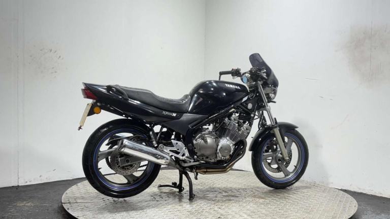 Yamaha XJ6 XJ600 1997 23K RUNNING PROJECT BIKE SPARES OR REPAIR 600CC