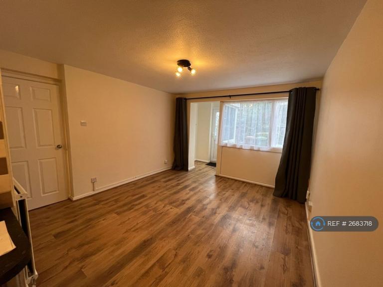 1 bedroom flat in Willoughby Avenue, Croydon, CR0 (1 bed) (#2683718)
