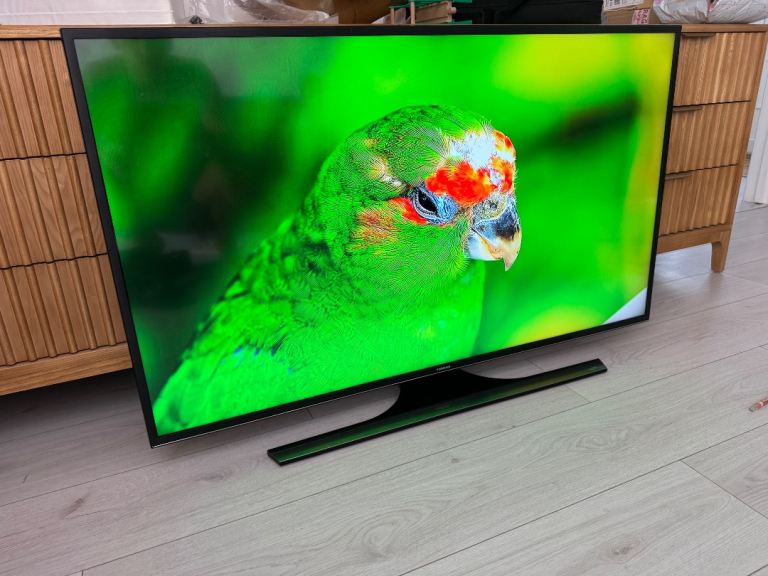 Samsung 50inch 4k smart, delivery available 