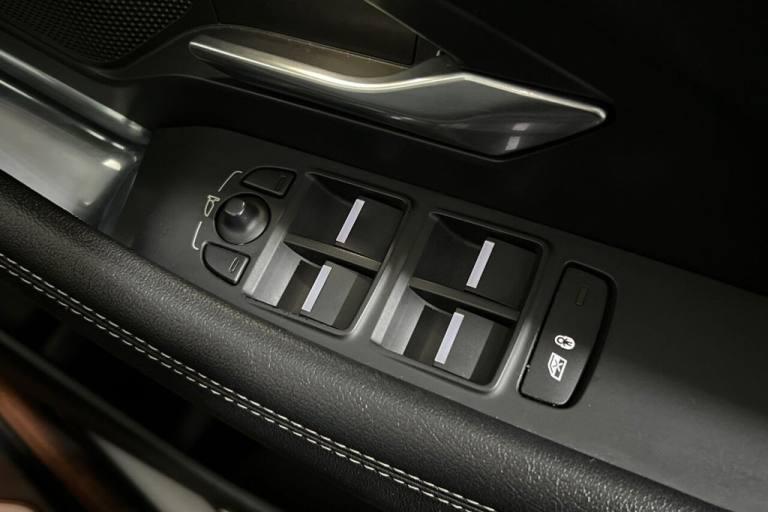 2021 21 JAGUAR E-PACE 1.5 P300E 12.17KWH R-DYNAMIC S SUV 5DR PETROL PLUG-IN HYBR