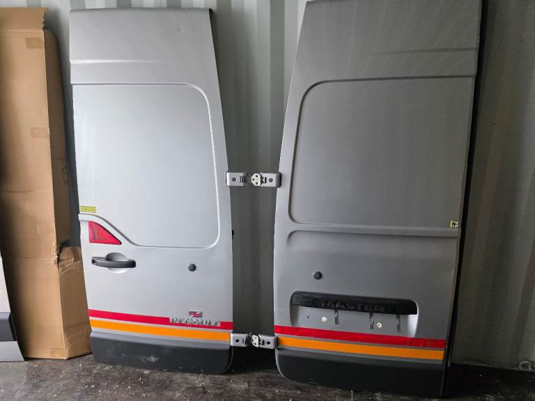 Renault Master vauxhall movano nissan interstar rear and side doors bumper parking sensor breaking 