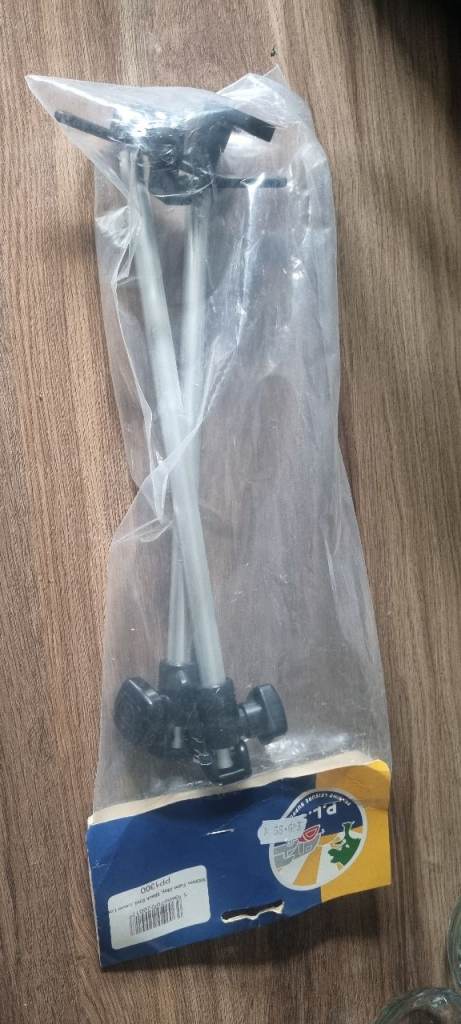 Caravan window stays 
