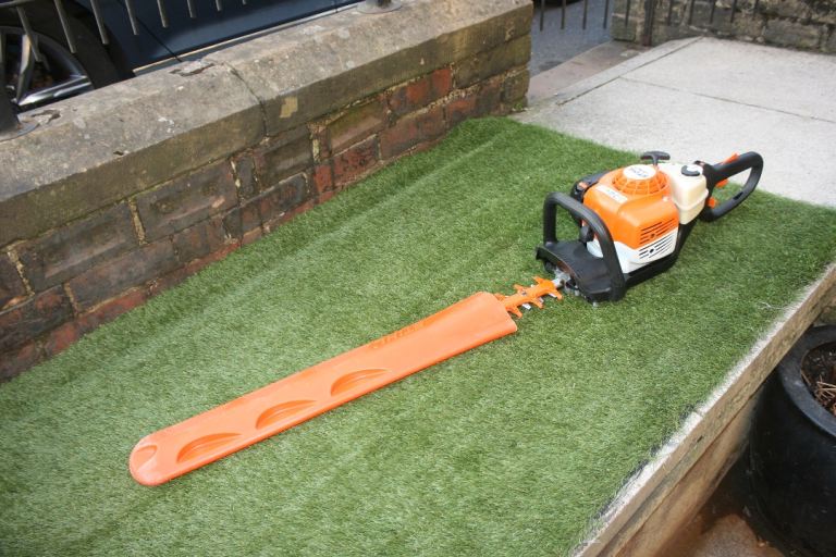 Stihl HS82T Petrol hedge trimmers 30” blades, great condition, just serviced