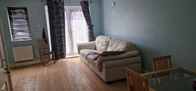 2 bedroom room house for rent 