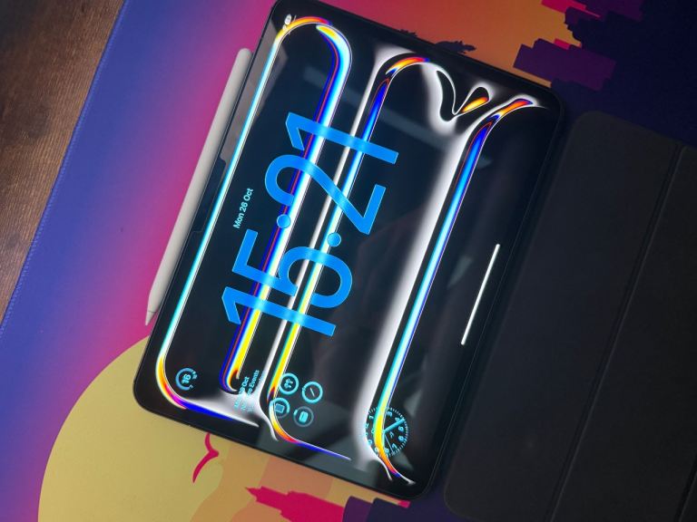 iPad Pro m5 with the Apple Pencil Pro and Smart Folio case 