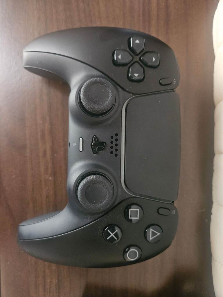 PS5 controller (like new)