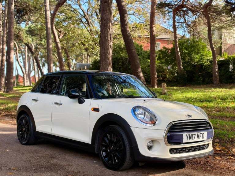 2017 MINI Hatch 1.5 Cooper Euro 6 (s/s) 5dr Hatchback Petrol Manual
