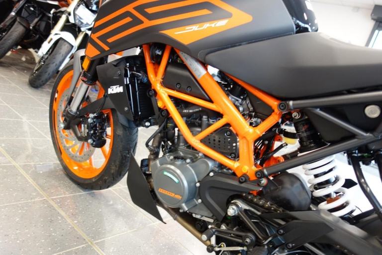 KTM 125 Duke (22 MY)