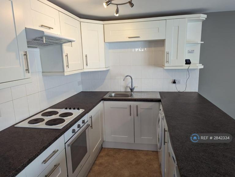 1 bedroom flat in Herald Close, Beeston, Nottingham, NG9 (1 bed) (#2842334)