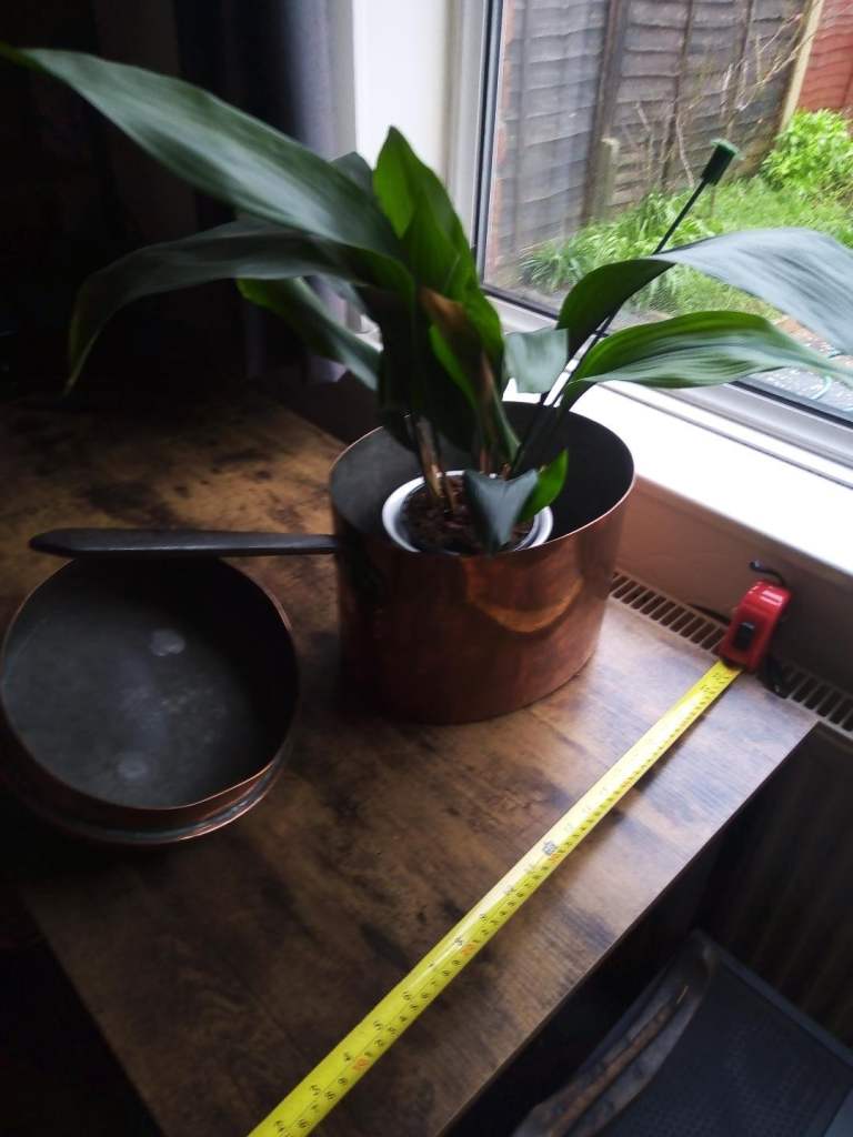 Beautiful Vintage large copper cooking pot with lid. 4.2Kg. Looks Fabulous!