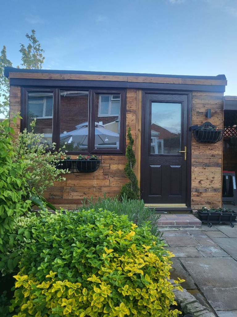 Bespoke garden building / shed / log cabins   