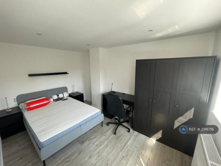 4 bedroom house in Lichfield Street, Salford, M6 (4 bed) (#2916716)