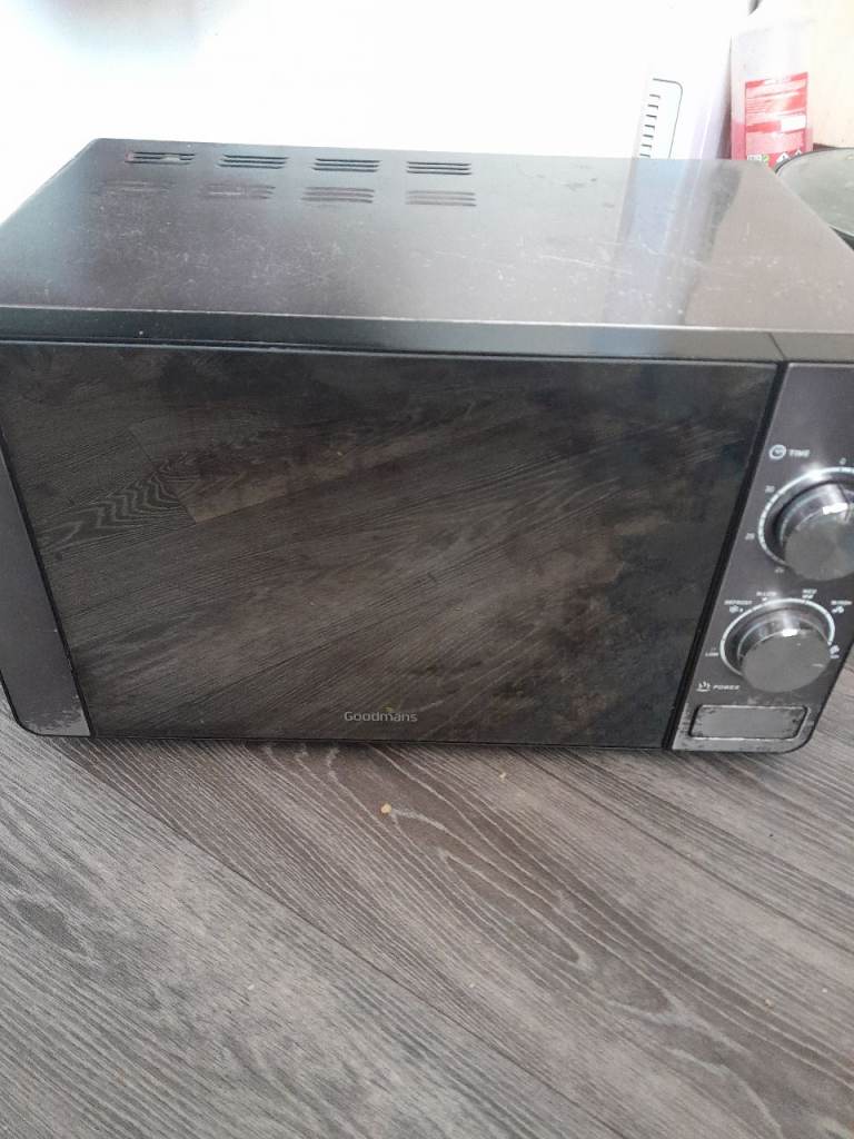 Goodmans Black Microwave Oven - Perfect for Small Kitchens