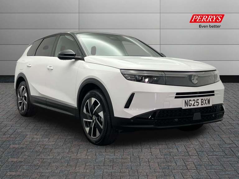 2025 Vauxhall Grandland 1.2 Hybrid [136] Ultimate 5dr e-DCT6 [Pan Roof] Hatchback PETROL Automatic