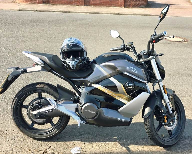 Fully Electric Motorbike Vmoto Street Hunter