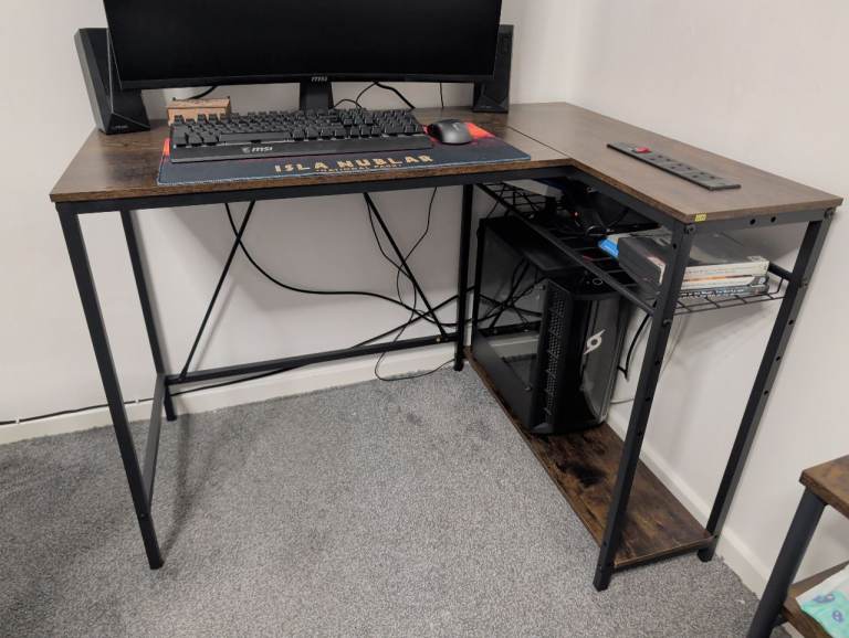 Pc desk Inc built in extension 