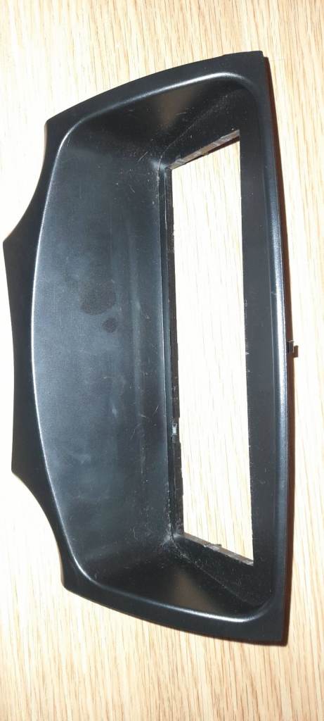 Ford ka stereo fascia/surround