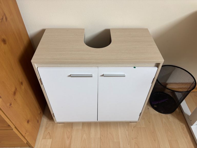 Light Wood Effect Bathroom Vanity Unit – Good Condition