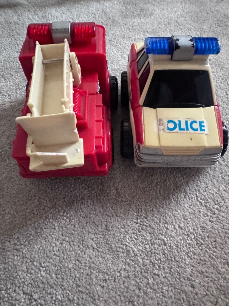 Free Toy police car and fire engine