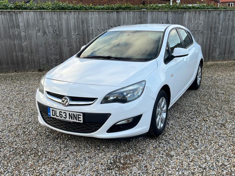 2014 Vauxhall Astra 1.4i 16V Design 5dr **LOW Miles, NEW Clutch** HATCHBACK Petrol Manual