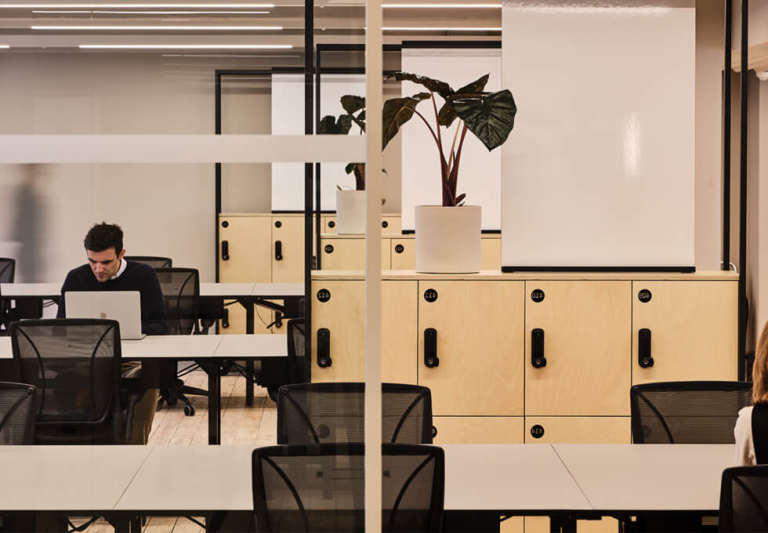 (Fitzrovia) Private Offices to Rent: 2 to 70 desks | Serviced W1W