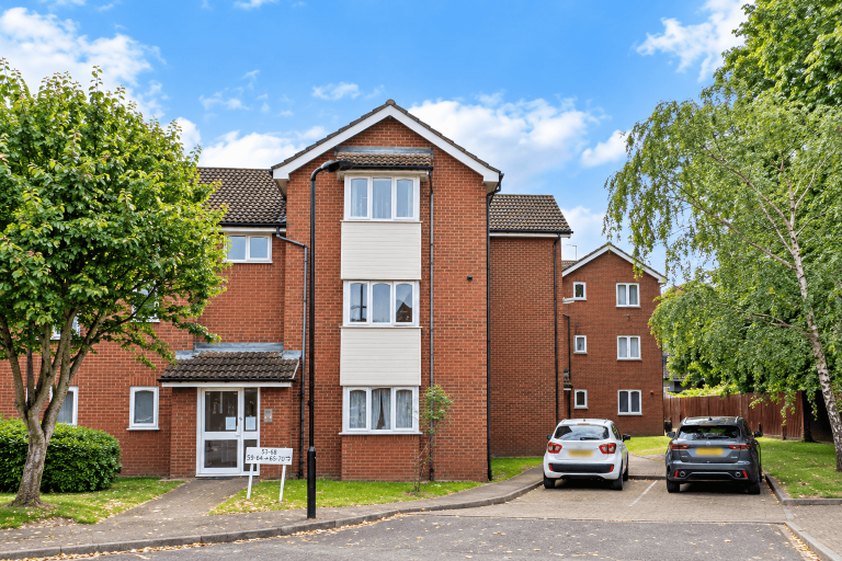 1 bedroom flat in UB5 5EG