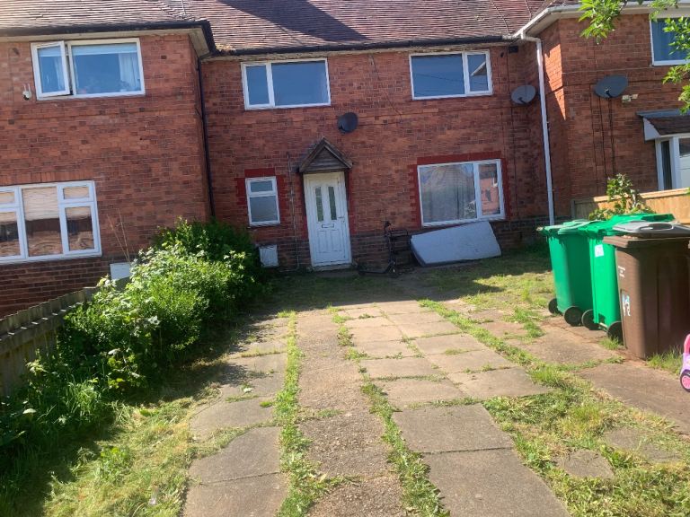 3 beds with front and back garden