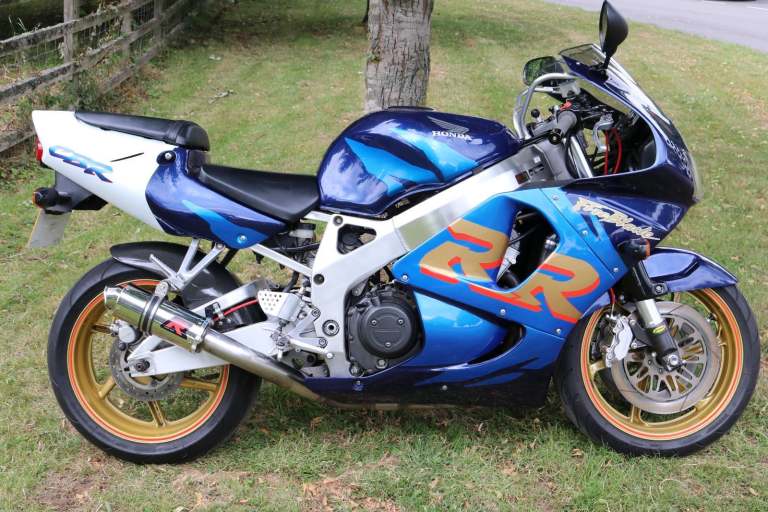Honda CBR900 Fireblade RRW 1998 UK Long MOT and in Fantastic Condition